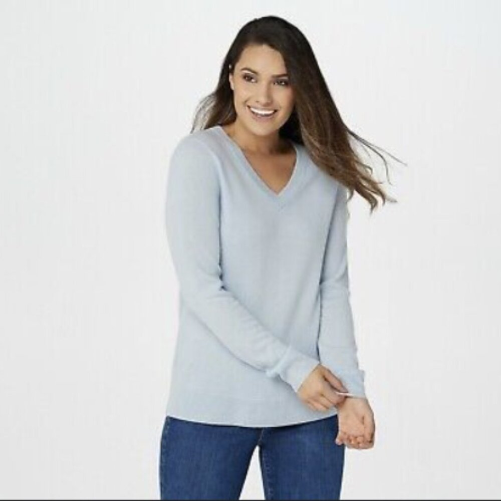 Soft by NAADAM 100% Cashmere Essential V-Neck Pullover Sweater Baby Blue